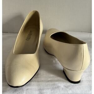 Siamanto Size 12 Narrow Beige Cream Camel Kid Pump Heels